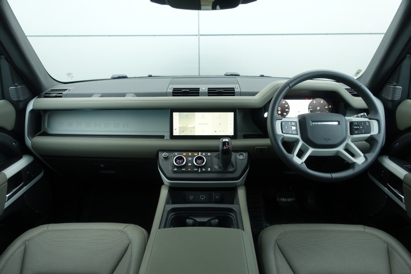 2023 (73) LAND ROVER DEFENDER 3.0 D300 X-Dynamic S 110 5dr Auto 4976327