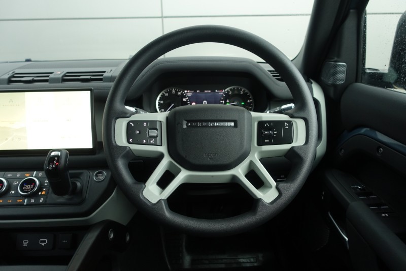 2021 (21) LAND ROVER DEFENDER 3.0 D200 110 5dr Auto 4984459