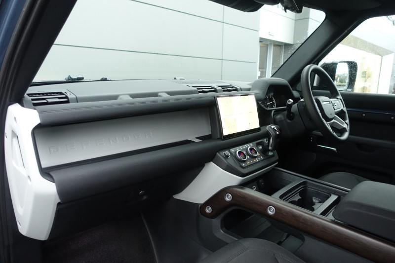 2021 (21) LAND ROVER DEFENDER 3.0 D200 110 5dr Auto 4984496