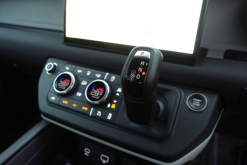 2021 (21) LAND ROVER DEFENDER 3.0 D200 110 5dr Auto 4984457