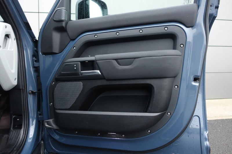 2021 (21) LAND ROVER DEFENDER 3.0 D200 110 5dr Auto 4984487