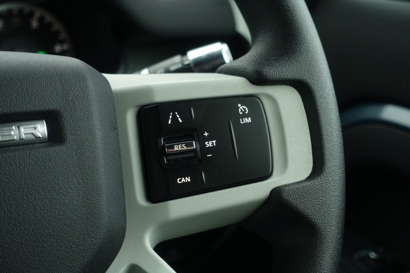 2021 (21) LAND ROVER DEFENDER 3.0 D200 110 5dr Auto 4984474