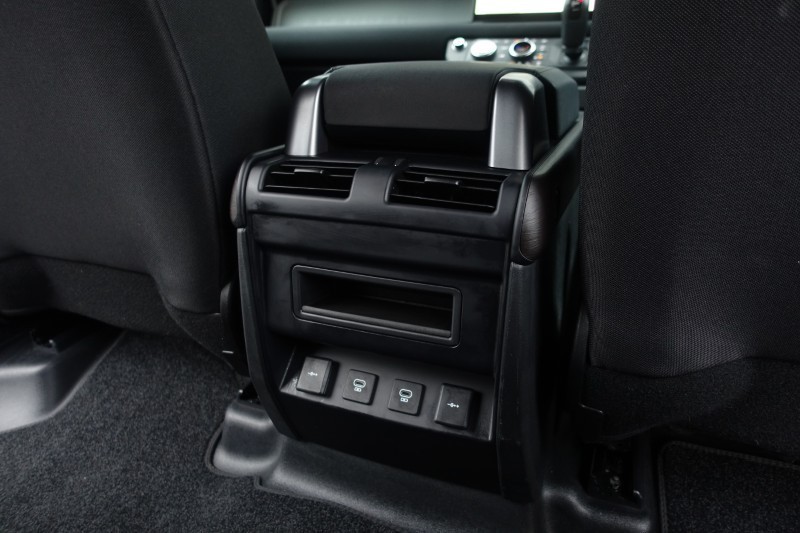 2021 (21) LAND ROVER DEFENDER 3.0 D200 110 5dr Auto 4984462