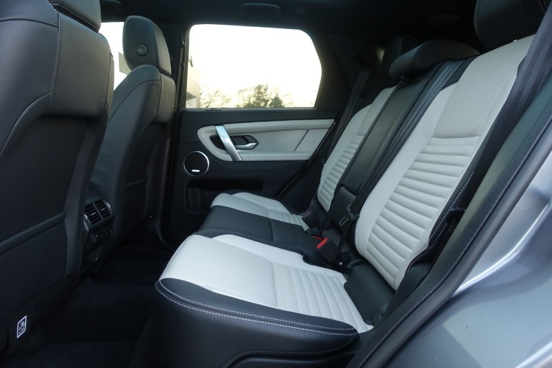 2023 (72) LAND ROVER DISCOVERY SPORT 2.0 D200 R-Dynamic HSE 5dr Auto 4970039