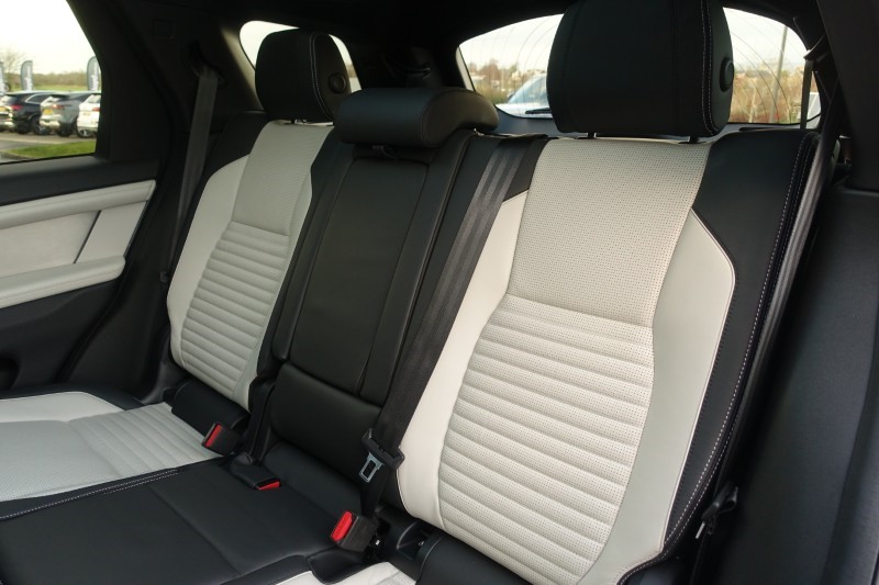 2023 (72) LAND ROVER DISCOVERY SPORT 2.0 D200 R-Dynamic HSE 5dr Auto 4970090