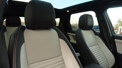 2023 (72) LAND ROVER DISCOVERY SPORT 2.0 D200 R-Dynamic HSE 5dr Auto 4970077