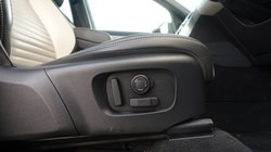 2023 (72) LAND ROVER DISCOVERY SPORT 2.0 D200 R-Dynamic HSE 5dr Auto 4970079