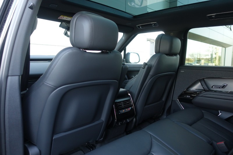 2025 (75) LAND ROVER RANGE ROVER SPORT 3.0 D300 Dynamic SE 5dr Auto 4998540