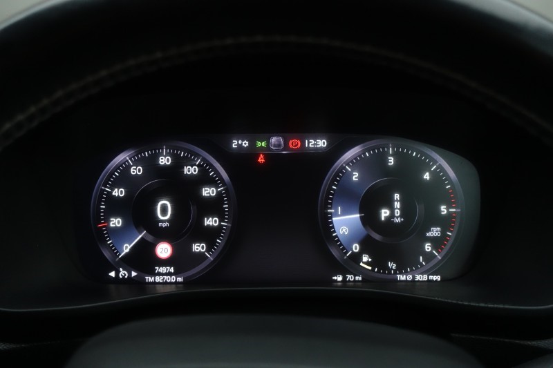 2019 (19) VOLVO XC40 2.0 D3 R DESIGN 5dr AWD Geartronic 5025238