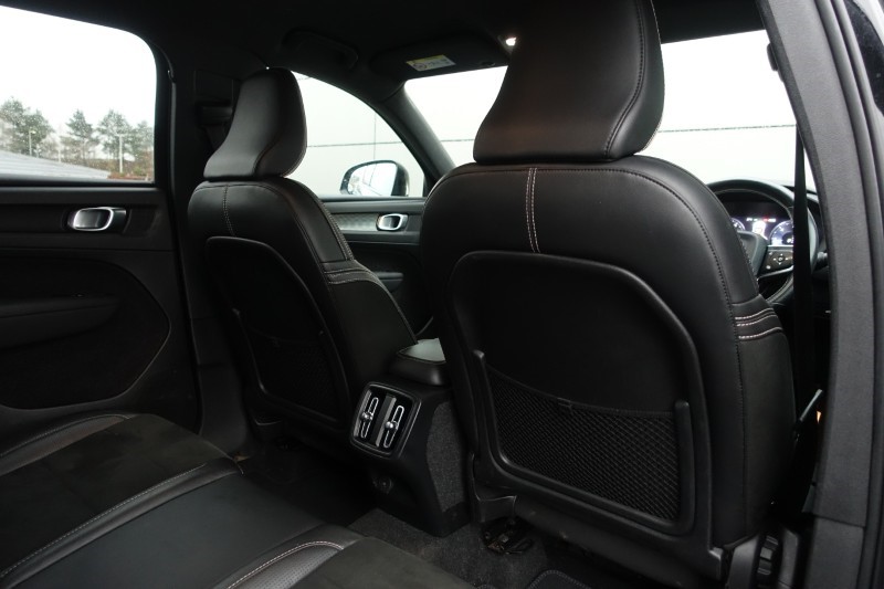 2019 (19) VOLVO XC40 2.0 D3 R DESIGN 5dr AWD Geartronic 5025270