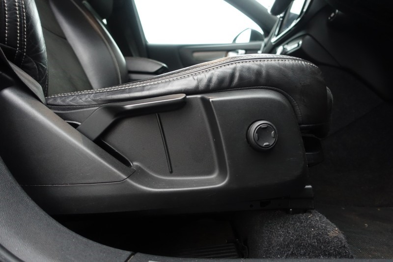 2019 (19) VOLVO XC40 2.0 D3 R DESIGN 5dr AWD Geartronic 5025266