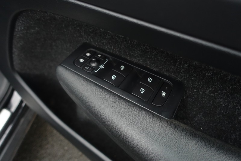 2019 (19) VOLVO XC40 2.0 D3 R DESIGN 5dr AWD Geartronic 5025268