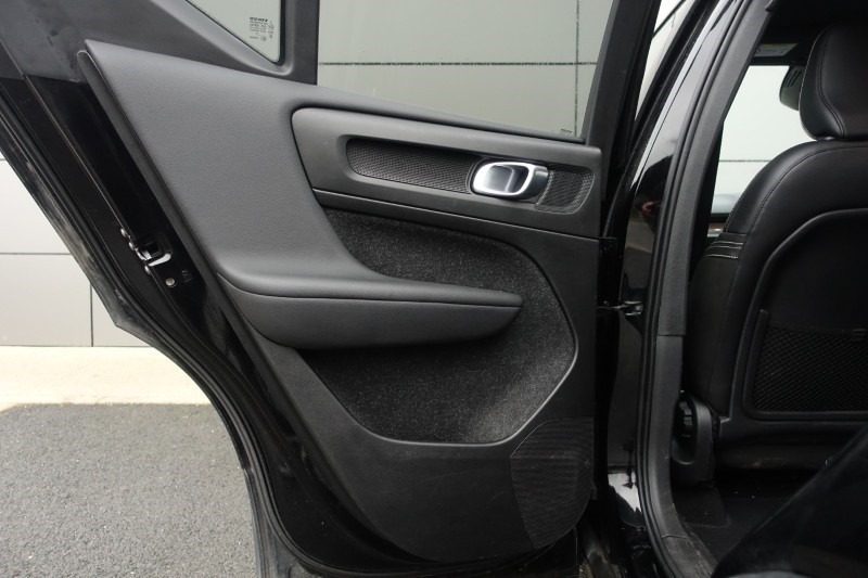 2019 (19) VOLVO XC40 2.0 D3 R DESIGN 5dr AWD Geartronic 5025273