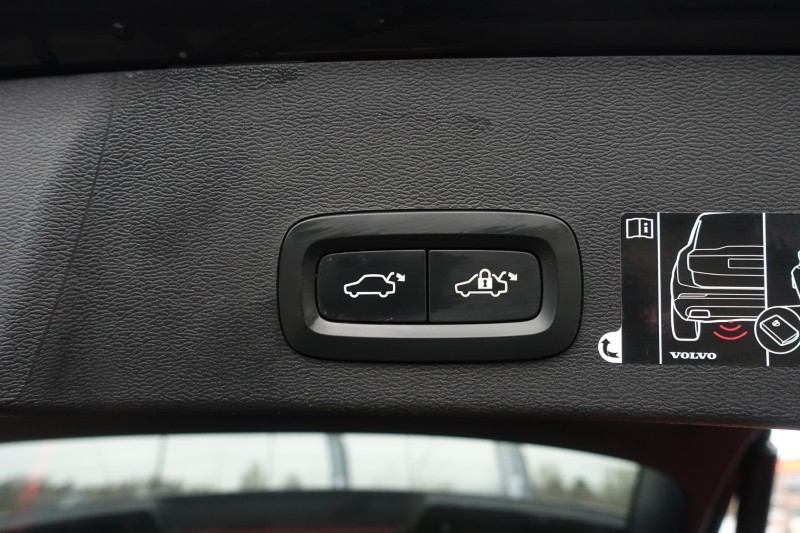 2019 (19) VOLVO XC40 2.0 D3 R DESIGN 5dr AWD Geartronic 5025242