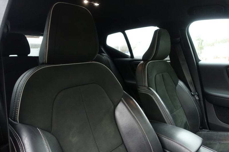 2019 (19) VOLVO XC40 2.0 D3 R DESIGN 5dr AWD Geartronic 5025265