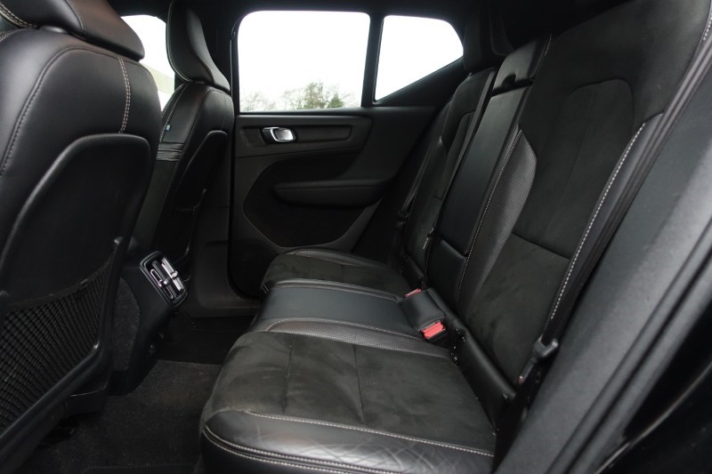 2019 (19) VOLVO XC40 2.0 D3 R DESIGN 5dr AWD Geartronic 5025227