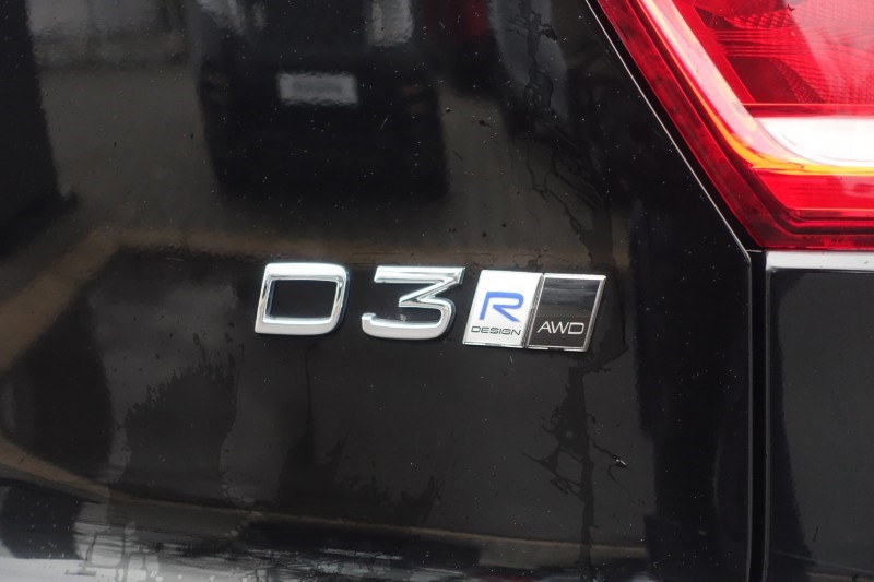 2019 (19) VOLVO XC40 2.0 D3 R DESIGN 5dr AWD Geartronic 5025249