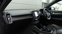 2019 (19) VOLVO XC40 2.0 D3 R DESIGN 5dr AWD Geartronic 5025277