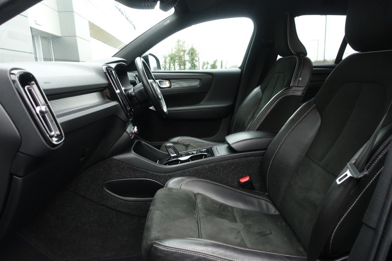 2019 (19) VOLVO XC40 2.0 D3 R DESIGN 5dr AWD Geartronic 5025226