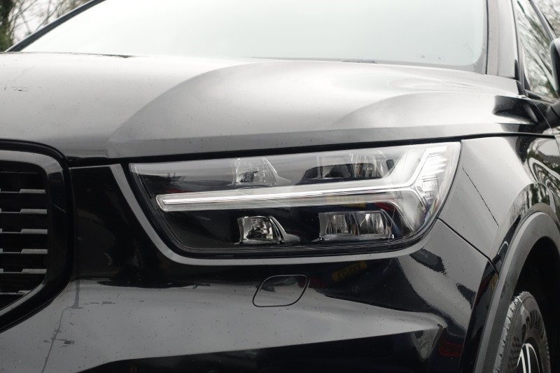 2019 (19) VOLVO XC40 2.0 D3 R DESIGN 5dr AWD Geartronic 5025253