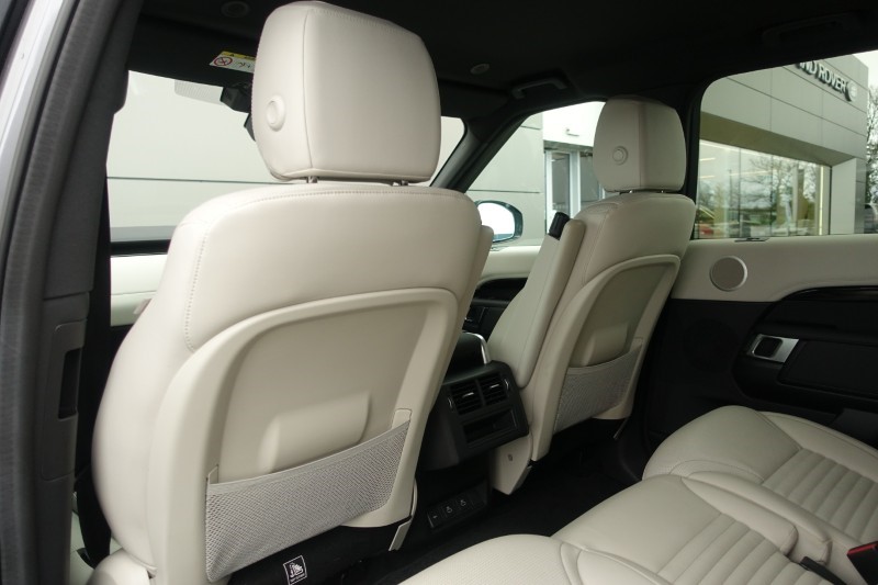 2022 (22) LAND ROVER DISCOVERY 3.0 D300 S 5dr Auto 5110391