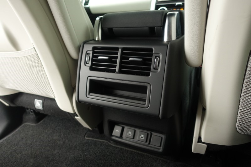 2022 (22) LAND ROVER DISCOVERY 3.0 D300 S 5dr Auto 5110355