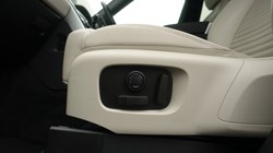 2022 (22) LAND ROVER DISCOVERY 3.0 D300 S 5dr Auto 5110395