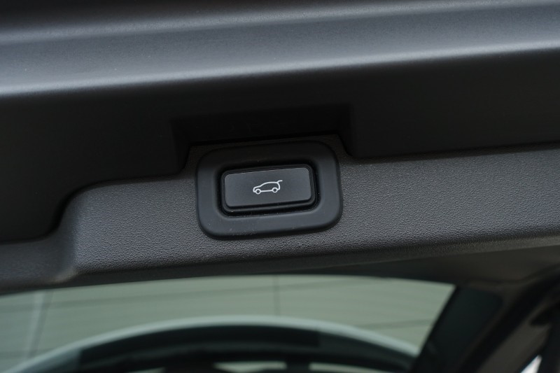 2022 (22) LAND ROVER DISCOVERY 3.0 D300 S 5dr Auto 5110368