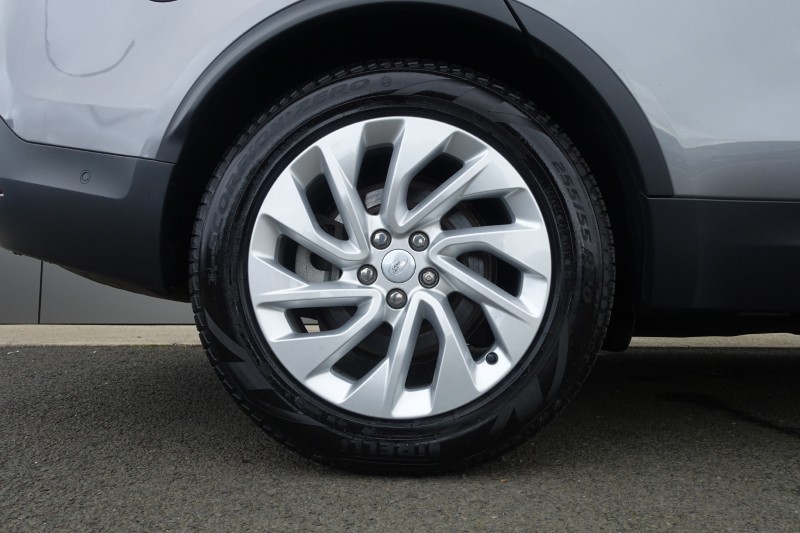 2022 (22) LAND ROVER DISCOVERY 3.0 D300 S 5dr Auto 5110361