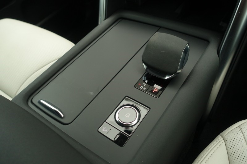 2022 (22) LAND ROVER DISCOVERY 3.0 D300 S 5dr Auto 5110350