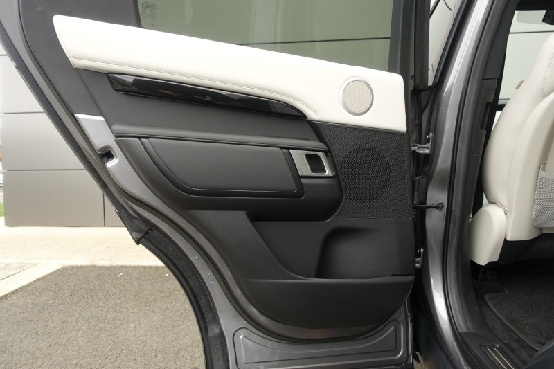 2022 (22) LAND ROVER DISCOVERY 3.0 D300 S 5dr Auto 5110390