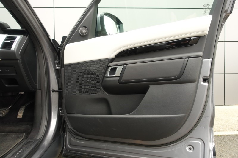 2022 (22) LAND ROVER DISCOVERY 3.0 D300 S 5dr Auto 5110384