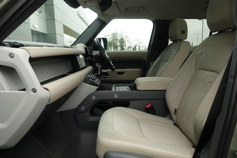 2020 (70) LAND ROVER DEFENDER 2.0 D240 First Edition 110 5dr Auto 5031392