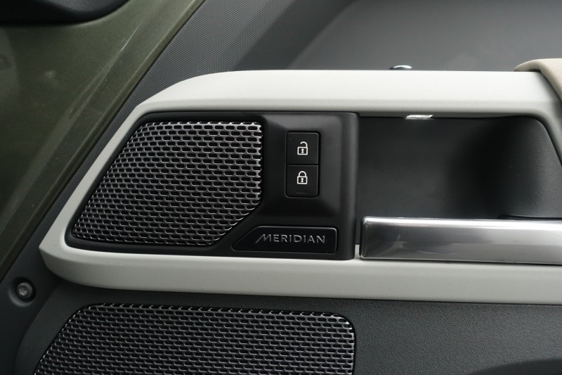 2020 (70) LAND ROVER DEFENDER 2.0 D240 First Edition 110 5dr Auto 5031443