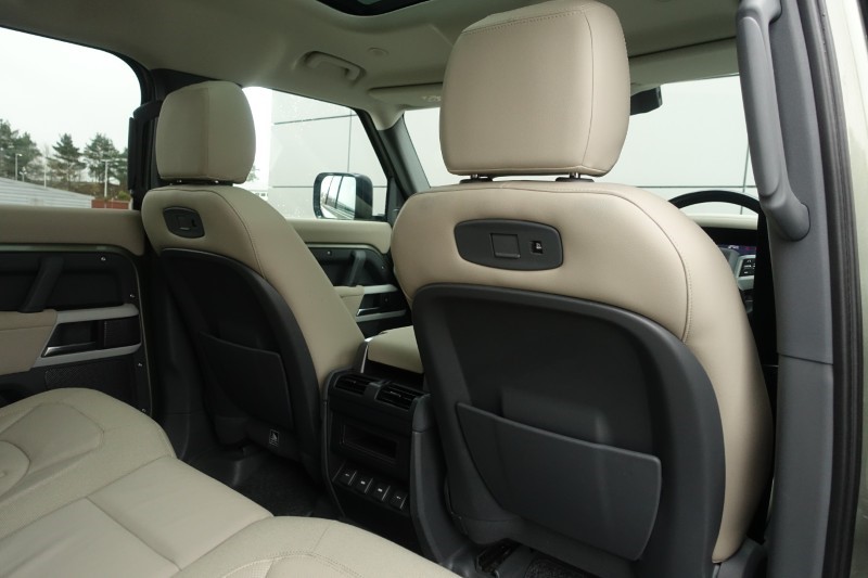 2020 (70) LAND ROVER DEFENDER 2.0 D240 First Edition 110 5dr Auto 5031446