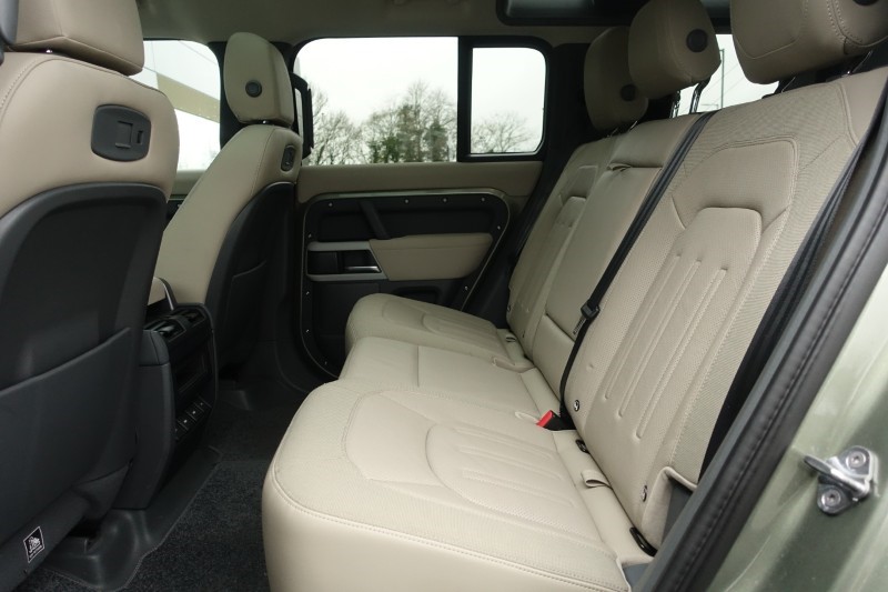 2020 (70) LAND ROVER DEFENDER 2.0 D240 First Edition 110 5dr Auto 5031393