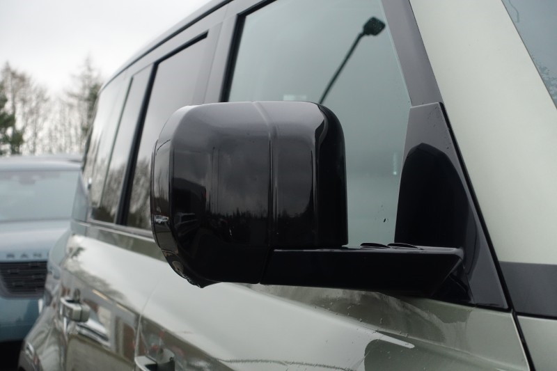 2020 (70) LAND ROVER DEFENDER 2.0 D240 First Edition 110 5dr Auto 5031412