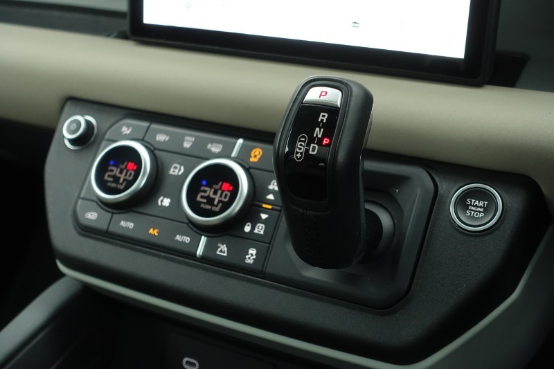 2020 (70) LAND ROVER DEFENDER 2.0 D240 First Edition 110 5dr Auto 5031402