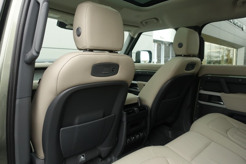 2020 (70) LAND ROVER DEFENDER 2.0 D240 First Edition 110 5dr Auto 5031450