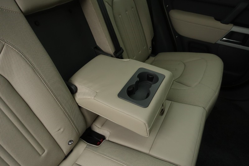 2020 (70) LAND ROVER DEFENDER 2.0 D240 First Edition 110 5dr Auto 5031448