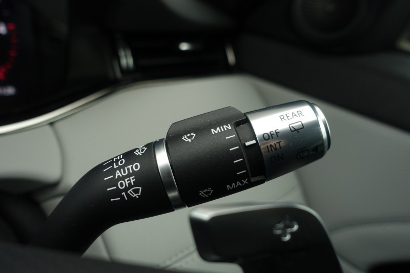 2021 (21) LAND ROVER RANGE ROVER EVOQUE 2.0 D200 R-Dynamic SE 5dr Auto 4999350