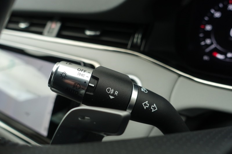 2021 (21) LAND ROVER RANGE ROVER EVOQUE 2.0 D200 R-Dynamic SE 5dr Auto 4999351