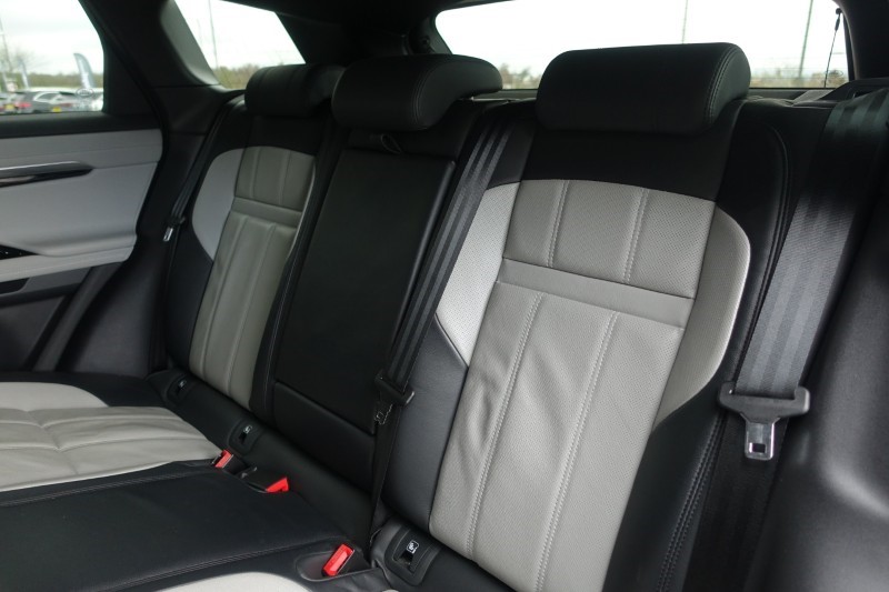 2021 (21) LAND ROVER RANGE ROVER EVOQUE 2.0 D200 R-Dynamic SE 5dr Auto 4999372