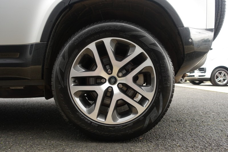 2024 (24) LAND ROVER DEFENDER 2.0 P400e X-Dynamic SE 110 5dr Auto 5006472