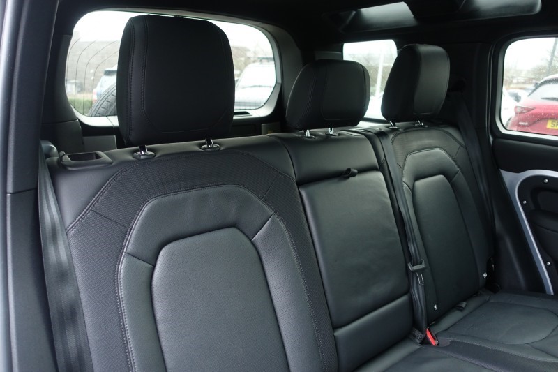 2024 (24) LAND ROVER DEFENDER 2.0 P400e X-Dynamic SE 110 5dr Auto 5006496