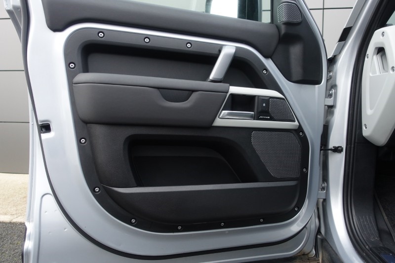 2024 (24) LAND ROVER DEFENDER 2.0 P400e X-Dynamic SE 110 5dr Auto 5006501