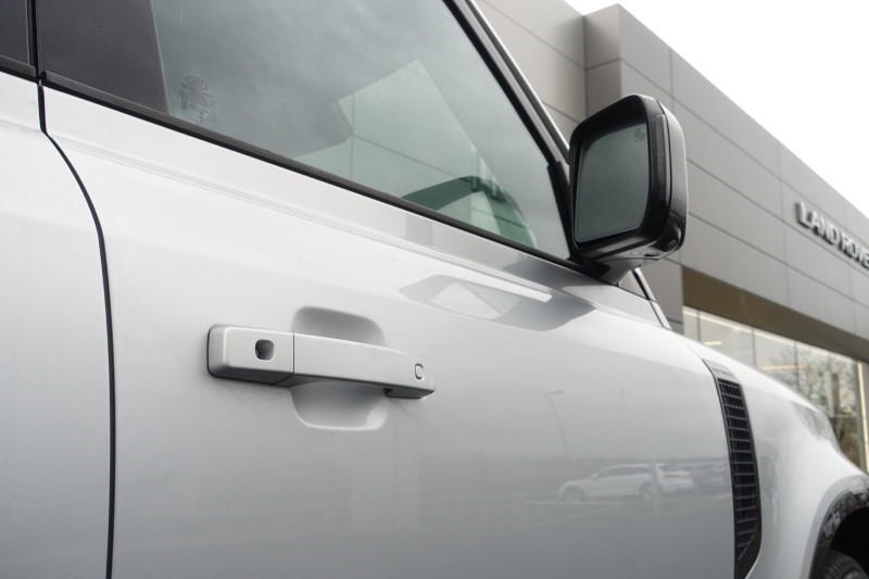 2024 (24) LAND ROVER DEFENDER 2.0 P400e X-Dynamic SE 110 5dr Auto 5006466