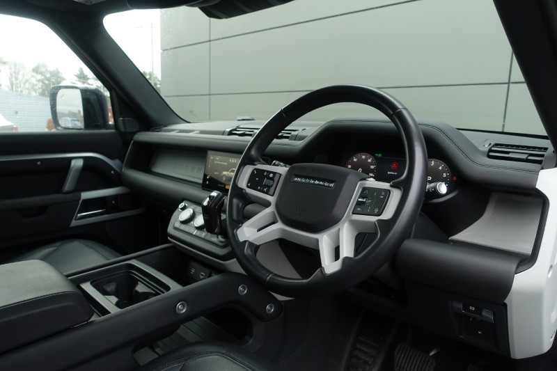 2024 (24) LAND ROVER DEFENDER 2.0 P400e X-Dynamic SE 110 5dr Auto 5006486