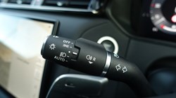 2025 (25) LAND ROVER RANGE ROVER VELAR 2.0 D200 MHEV Dynamic SE 5dr Auto 5078394