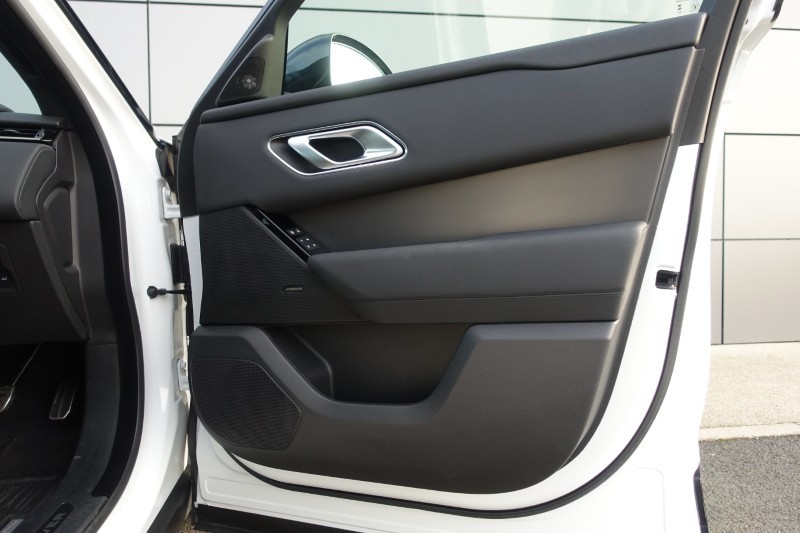 2025 (25) LAND ROVER RANGE ROVER VELAR 2.0 D200 MHEV Dynamic SE 5dr Auto 5078406